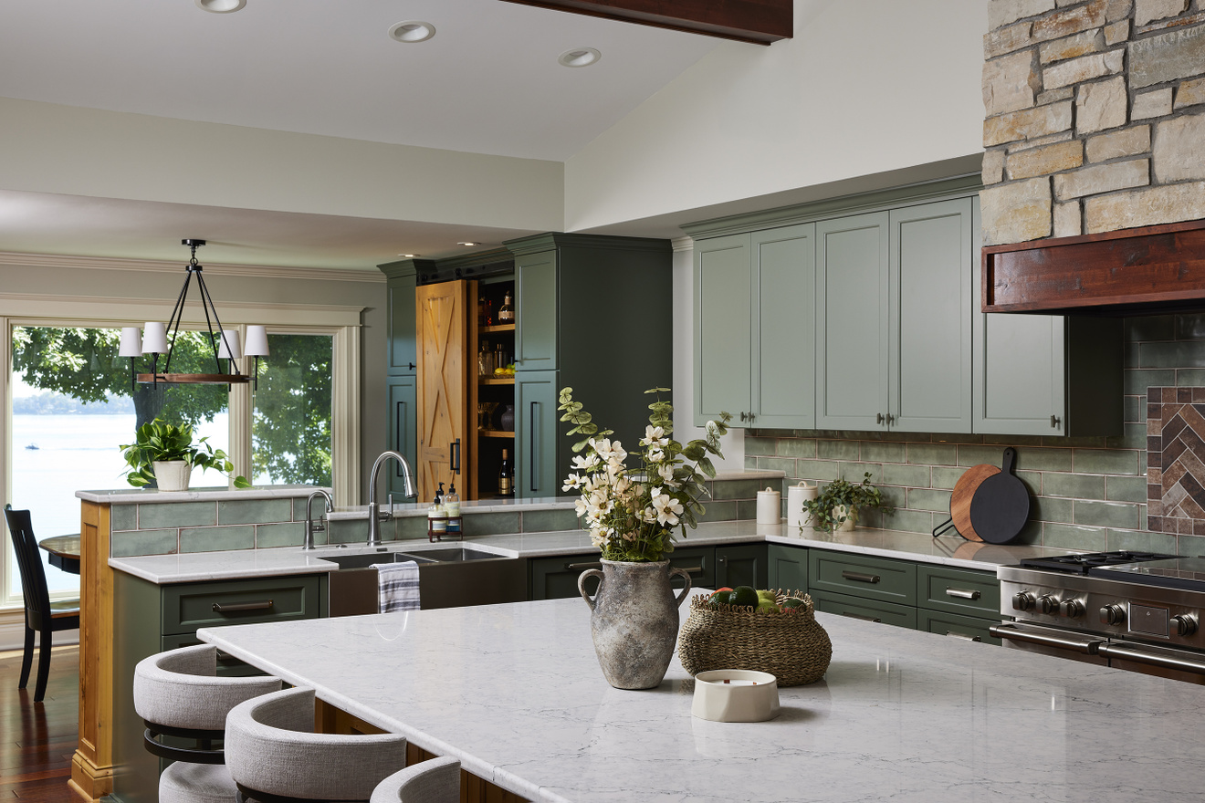 Kitchen remodel large island and dining room_Murphy Bros._Mound